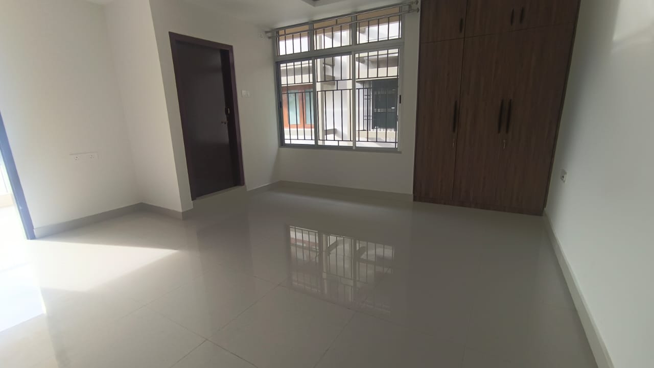 Semi Furnished 3bhk in GS Road, Lachit Nagar, Guwahati, Assam, India for Rent